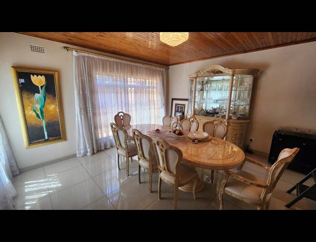 5 BEDROOM HOUSE FOR SALE IN GLENVISTA